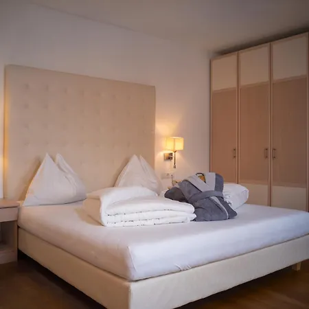 Hotel Weingarten-2